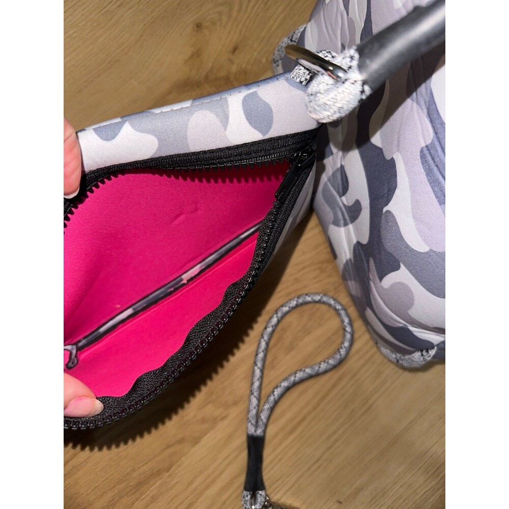 Haute shore grey and pink camo large tote - Picture 3 of 7
